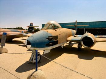 Gloster Meteor F.8 Walk Around