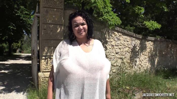 Ines : Ines, 26ans, Gouvernante A Marseille, Une Poitrine Phenomenale (FullHD 1080p) - JacquieEtMichelTV/Indecentes-Voisines - [2025]
