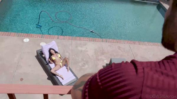 Danae Mari Remote Control Freaks [FullHD 1080p] 2025