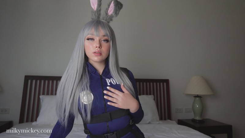 Красивая Зая отодрана в наручниках / Fucked a young pretty cosplayer. She loves to ride my cock