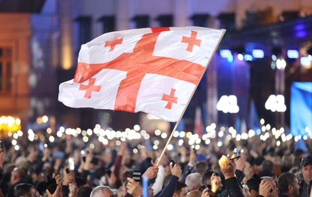 Moody's изменило прогноз по рейтингам Грузии на "негативный"