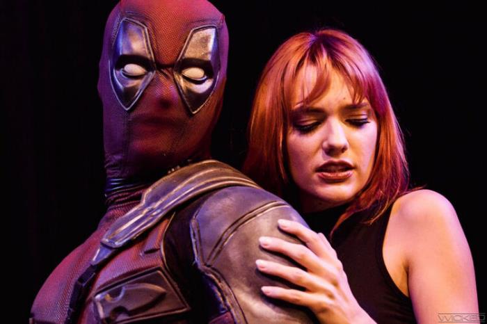 Kenna James : Spideypool Xxx: An Axel Braun Parody – Scene 1