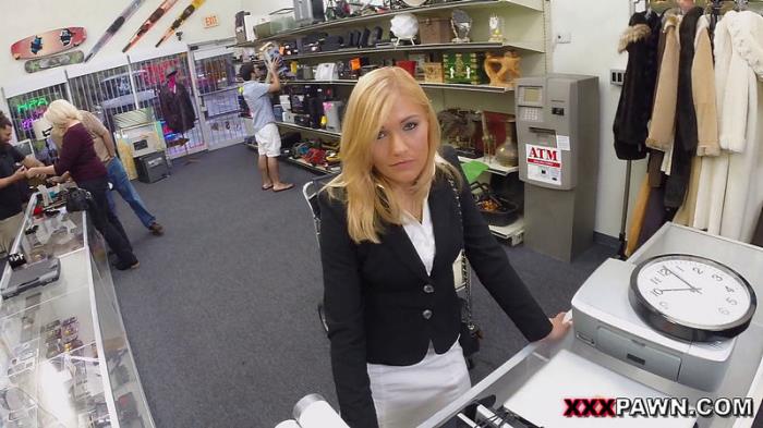 Hot Milf Banged At The PawnSHop