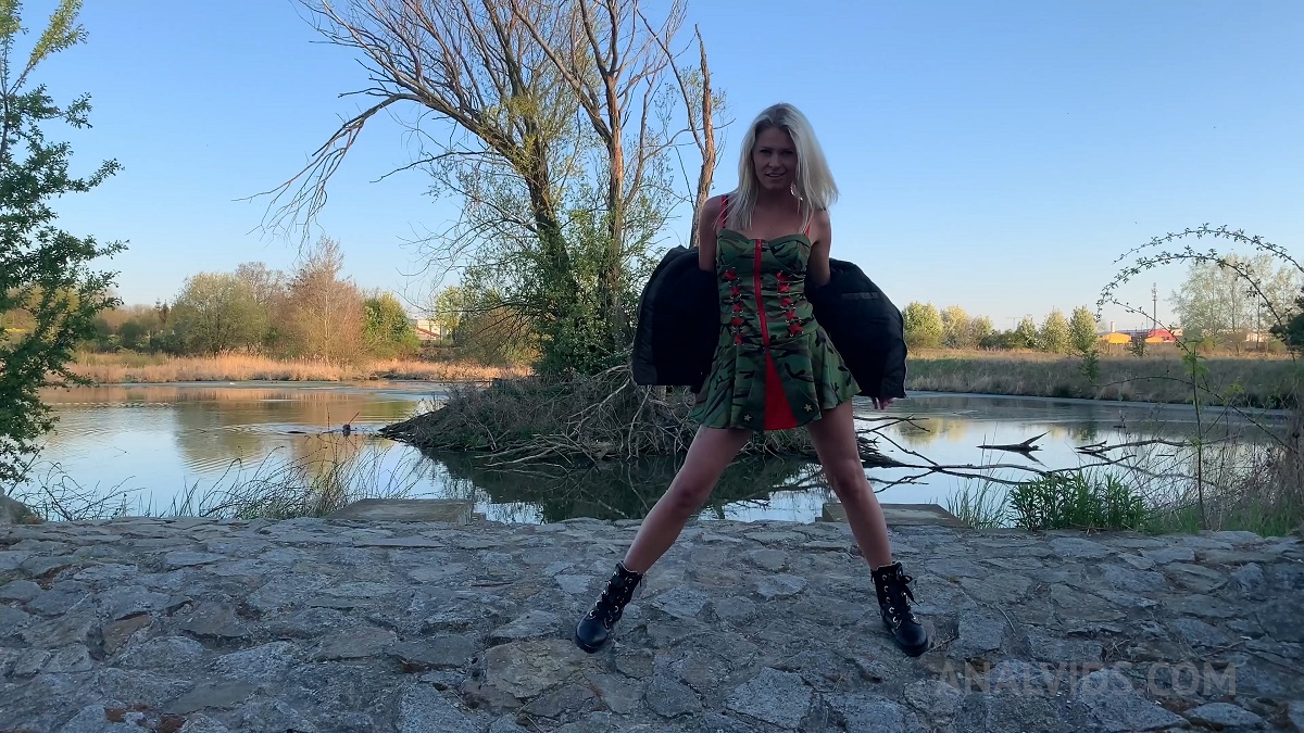 Claudia Mac - Close up anal fucking in the outdoors with Claudia Mac OTS144