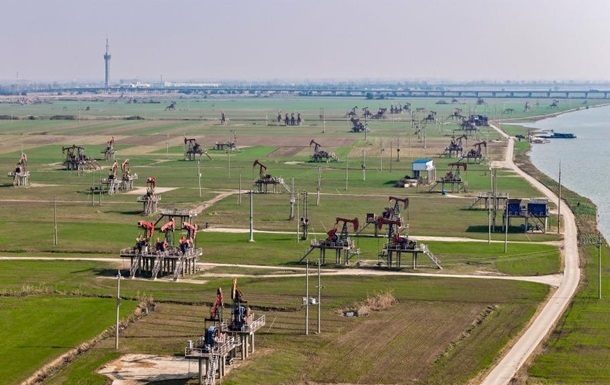 Новые пошлины Китая "добили" цены на нефть