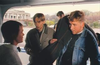  (2000)