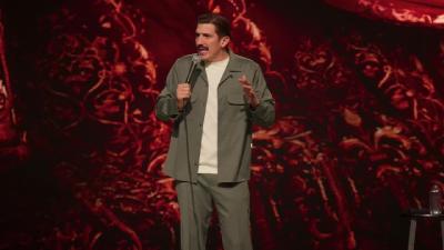 Andrew Schulz Life 2025 720p NF WEB-DL DDP5 1 H 264-playWEB - 985.93 MB