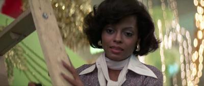 Mahogany.1975.720p.WEBRip.x264.AAC-LAMA - 998.06 MB