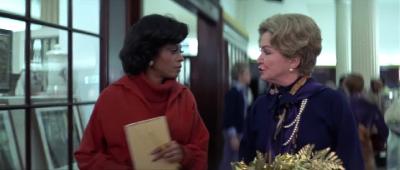 Mahogany.1975.720p.WEBRip.x264.AAC-LAMA - 998.06 MB