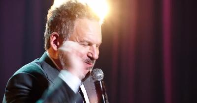 Jeff.Garlin.Our.Man.In.Chicago.2019.720p.WEBRip.x264.AAC-LAMA - 539.01 MB